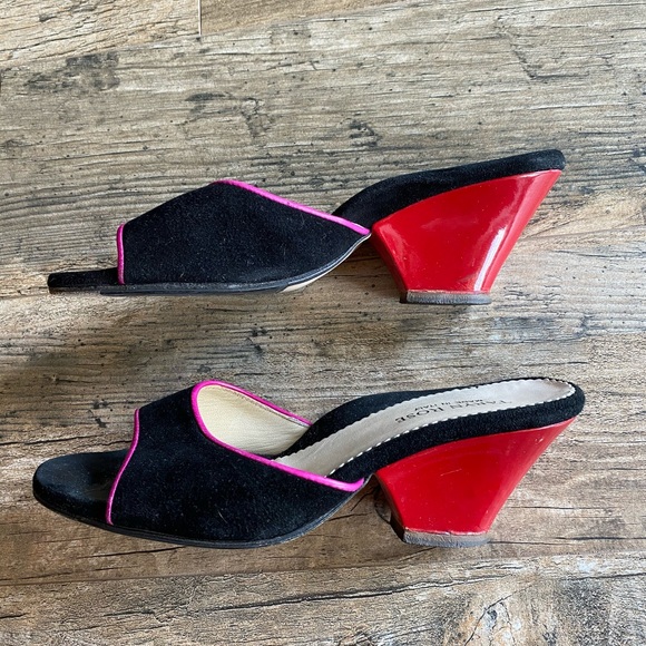 Taryn Rose black velvet accent pink shoes. - Picture 6 of 7